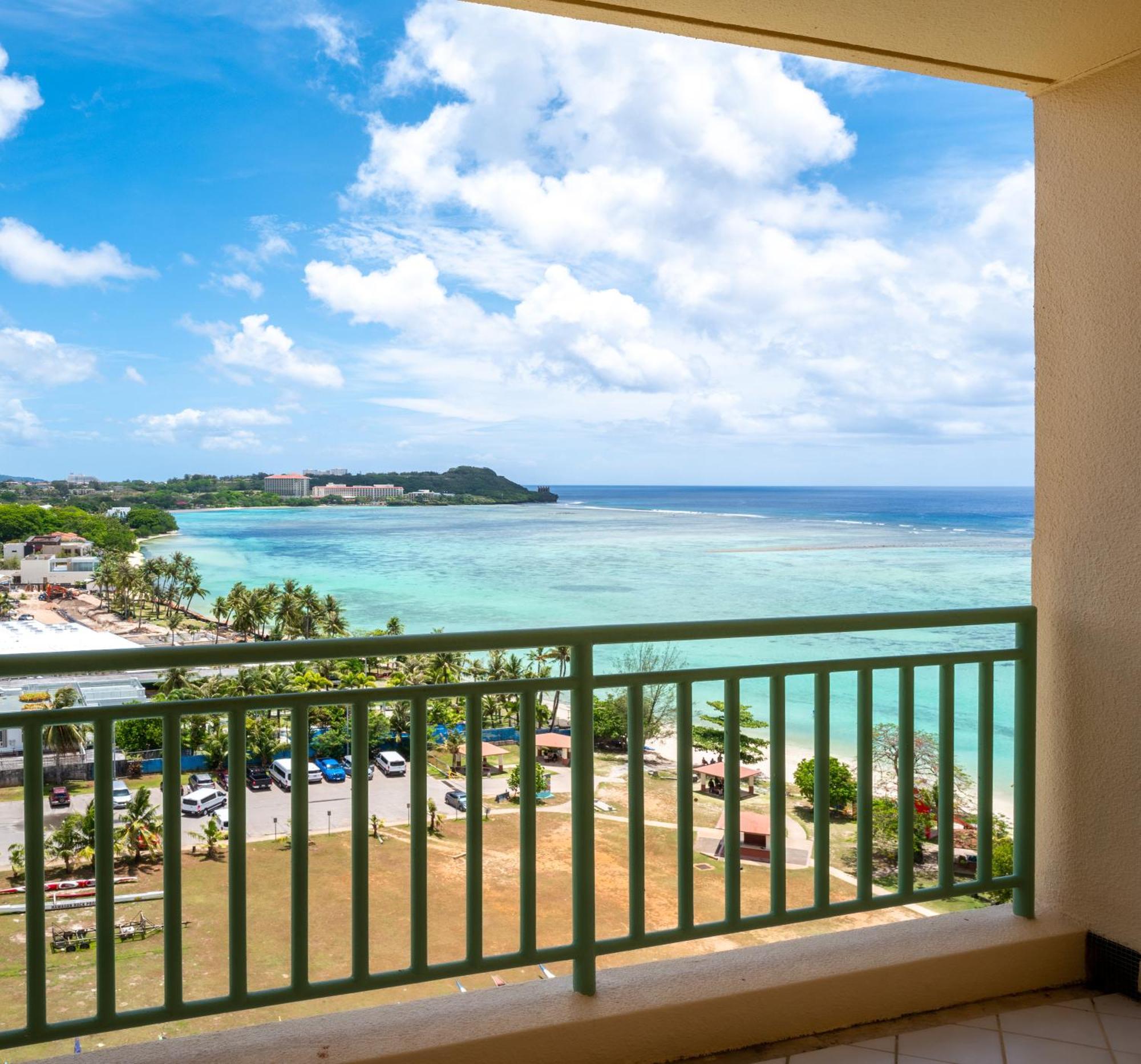 Holiday Resort & Spa Guam Tumon Bagian luar foto